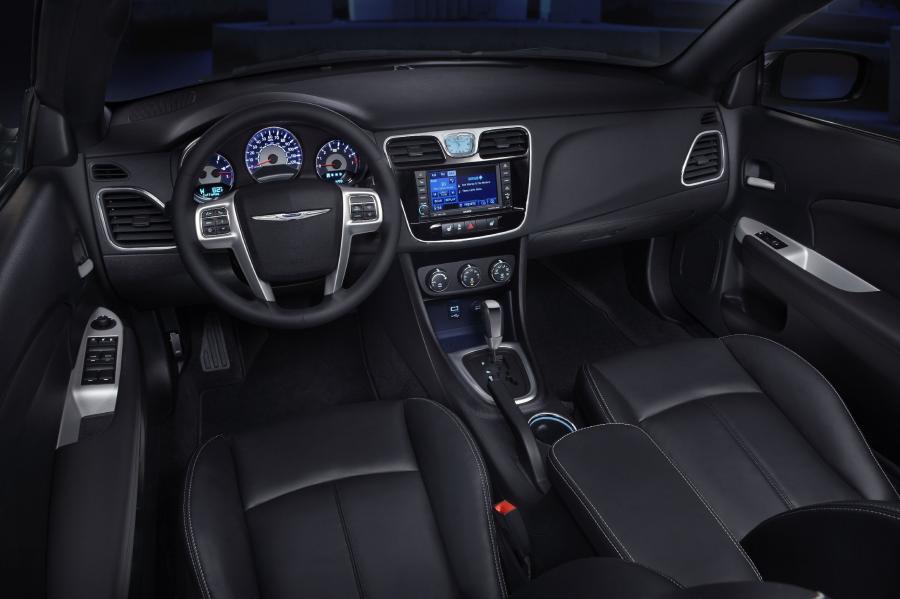  Chrysler 200 Convertible 2011 года  (фото 53 из 73)